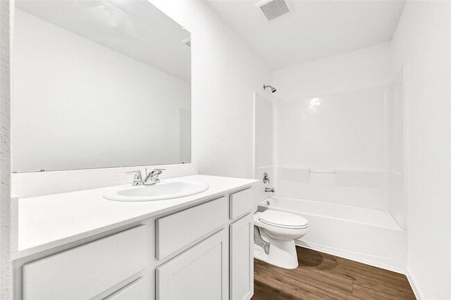 Building Photo - 227 River Grv Ct
