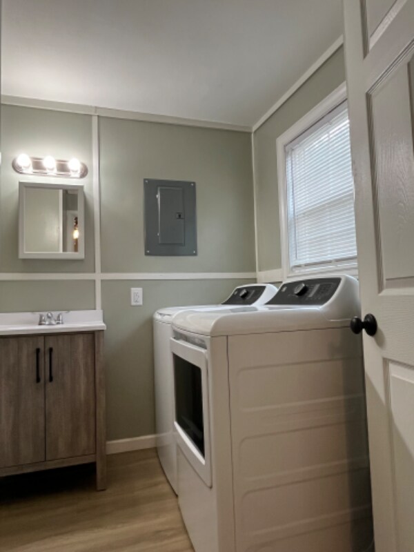 Building Photo - 608 Price St