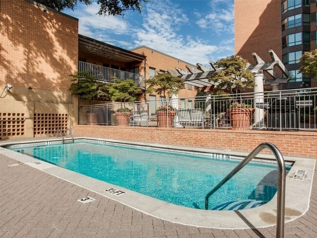 Building Photo - 4242 Lomo Alto Dr