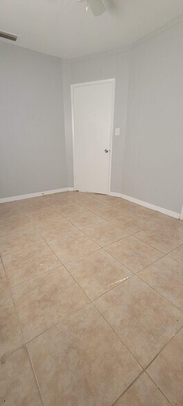 Building Photo - 2439 2nd Avenue SE