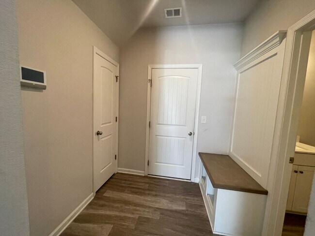 Building Photo - Grassfield Meadows