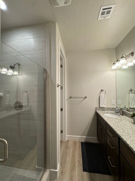 Building Photo - 4804 N Winged Foot Dr