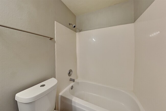 Building Photo - 18203 Campbellford Dr