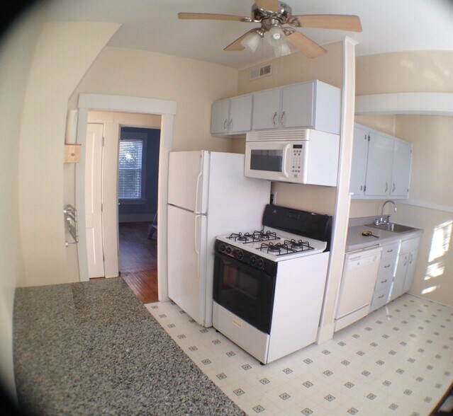 Kitchen - 1211 E 9th St