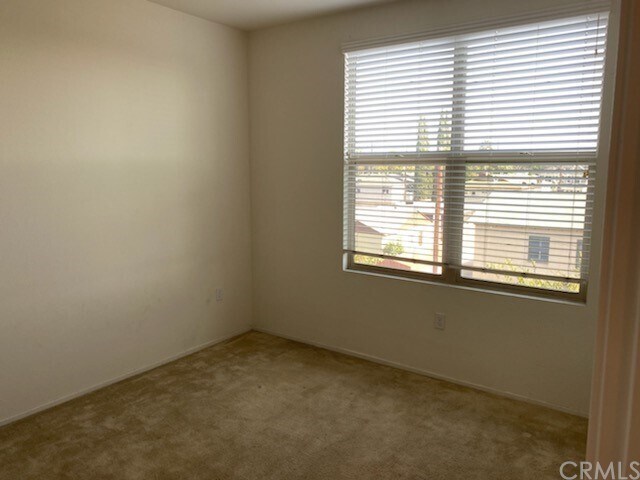 Building Photo - 524 S Anaheim Blvd