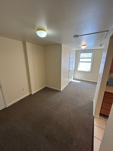 Building Photo - 72 Hyde St