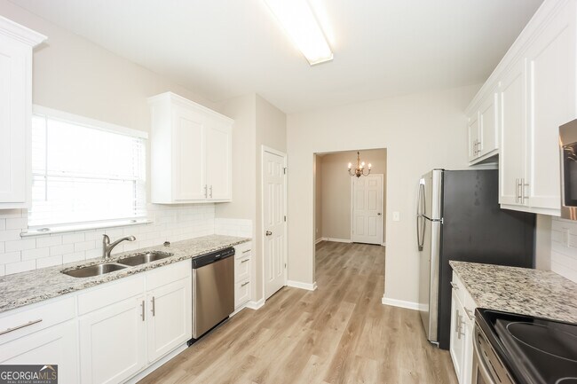 Building Photo - 5517 Jerome Rd