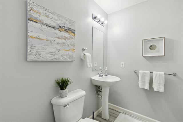 Building Photo - 2380 Somerset Dr