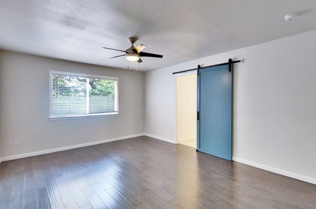 Building Photo - 2815 Inridge Dr