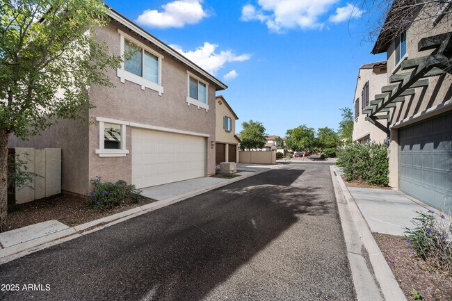 Building Photo - 2679 N Riley Rd