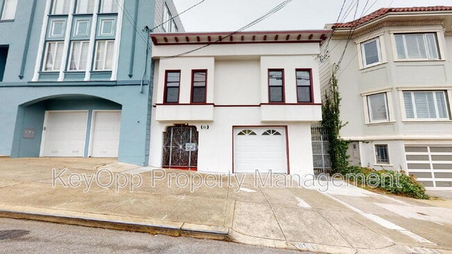 Building Photo - 806 35th Ave