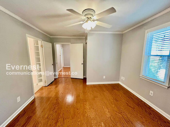 Building Photo - 1807 Dresden Dr NE