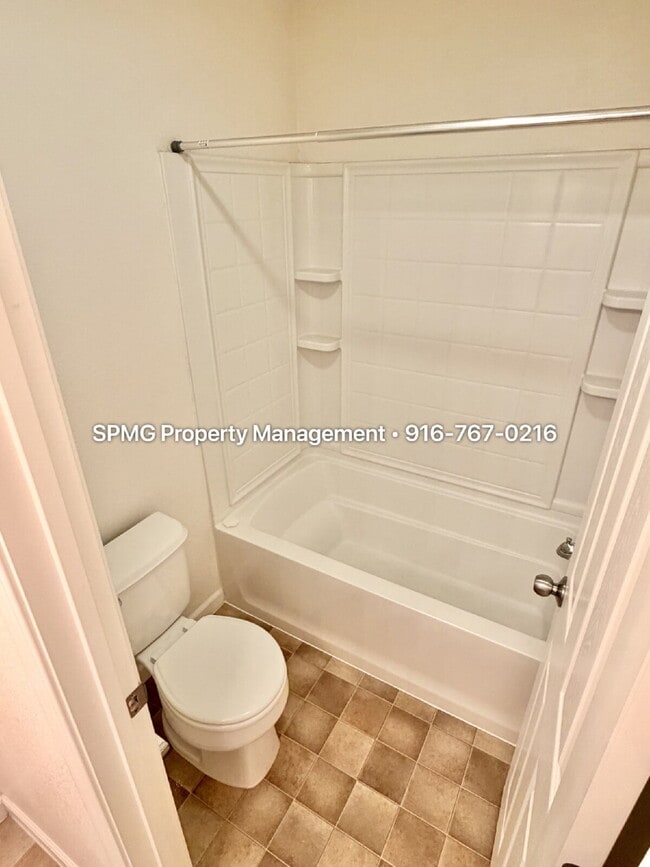 Building Photo - Beautifully Maintained 3 Bed / 2.5 Bath Home in South Natomas — New Appliances & Community Amenit...