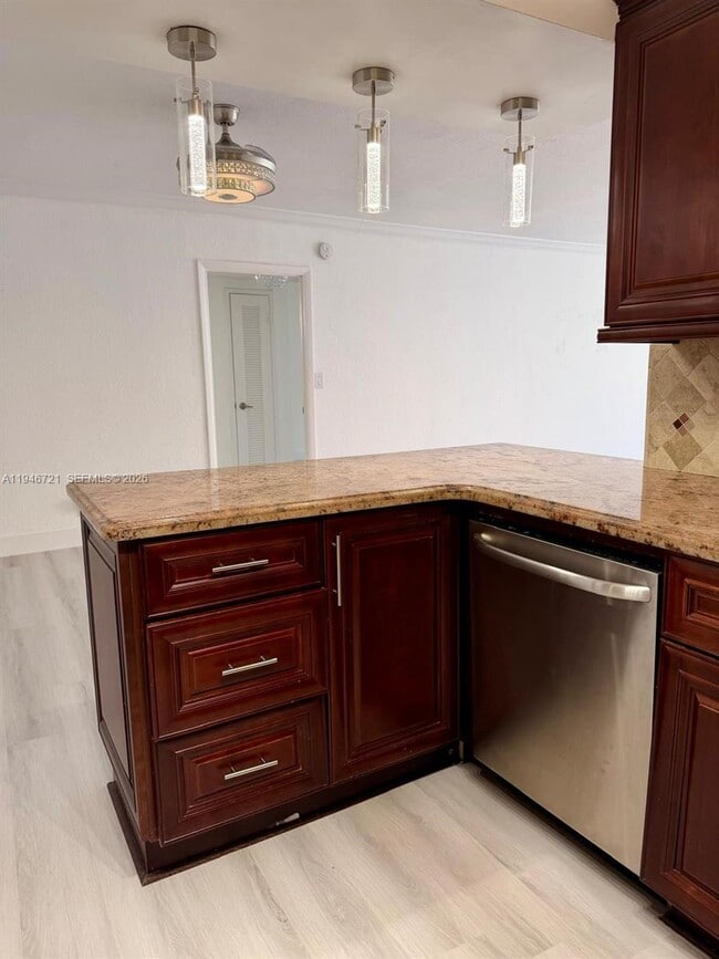Building Photo - 3725 S Ocean Dr