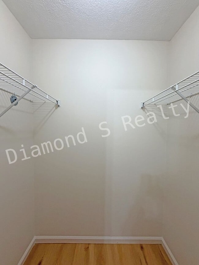 Building Photo - 2 Bedroom Duplex in Nixa Available!!