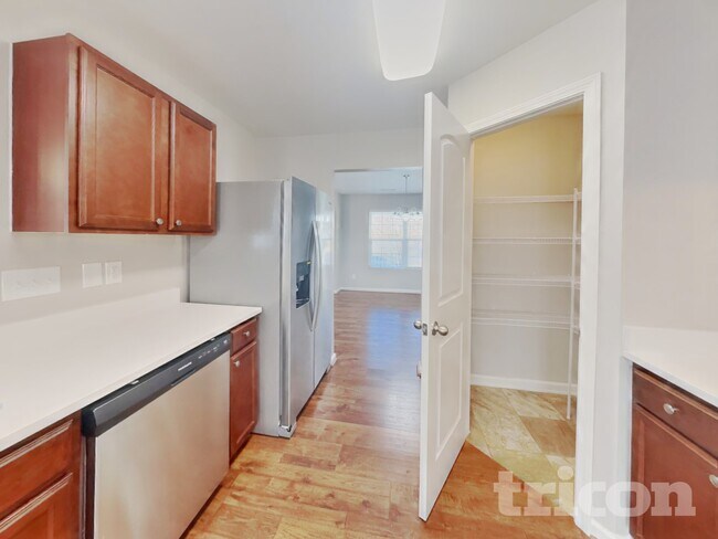 Building Photo - 30 Gold Rush Ct