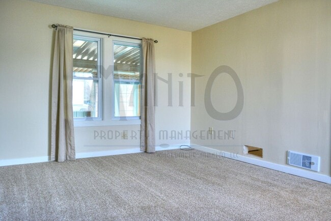 Building Photo - Charming Home In Airway Heights