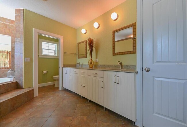 Building Photo - 3035 Granville Ct N