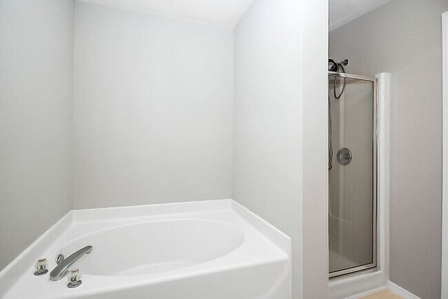 Building Photo - Spacious 3BD/2.5BA Home in Cabarrus Crossing!
