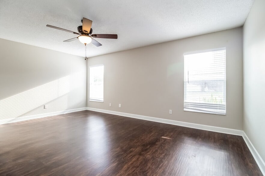 Building Photo - 297 Bent Oak Ct