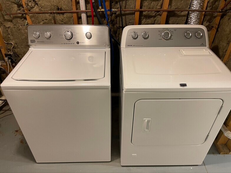 Building Photo - 24 Forest Hills Dr