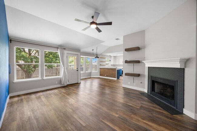 Primary Photo - 510 Millcreek Ln