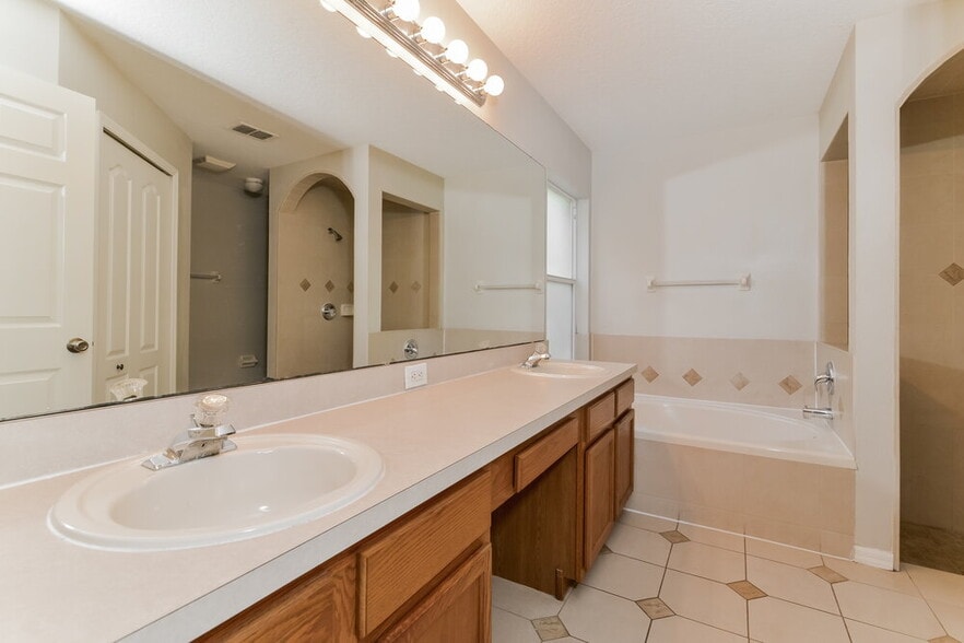 Building Photo - 1235 Pat Patterson Ct