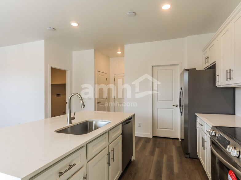 Building Photo - 12279 Thunder Creek Pky