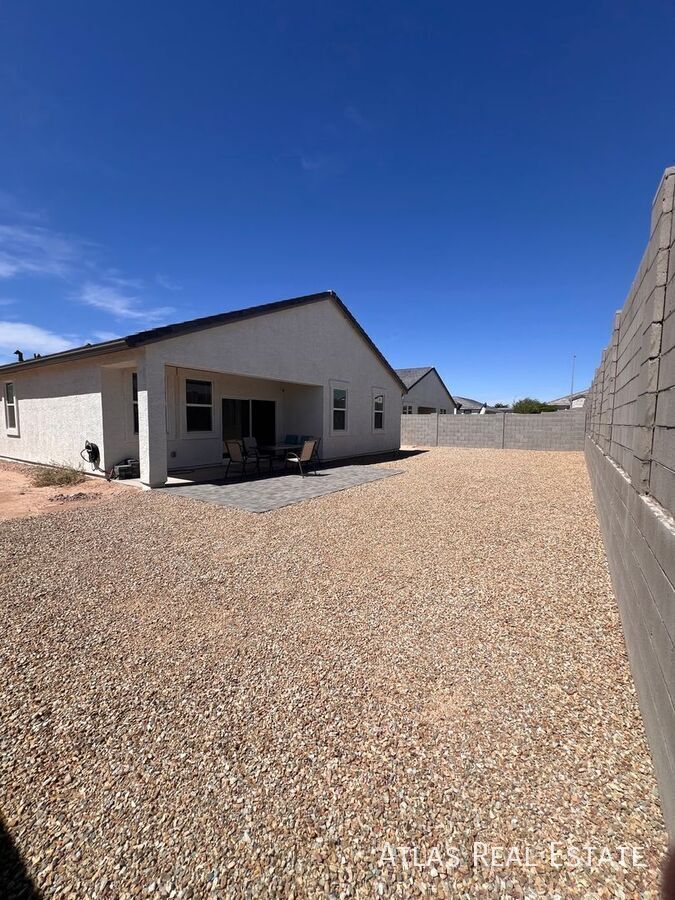 Building Photo - 1168 W Castle Ct