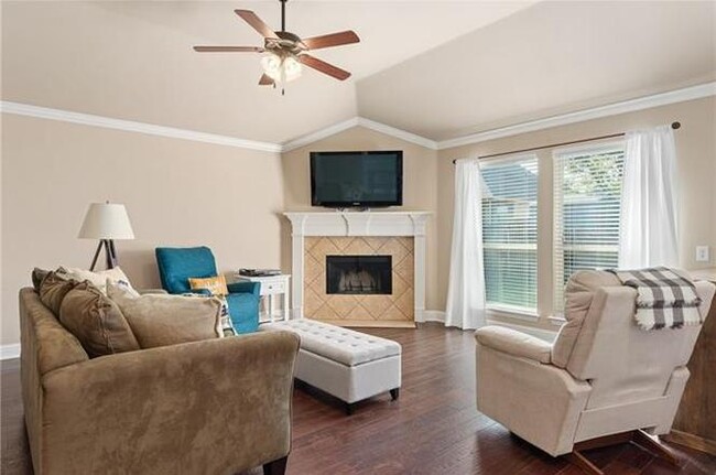 Building Photo - 529 Sterling Dr