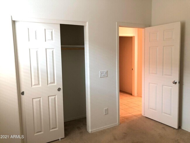 Building Photo - 8457 N 61st Ln