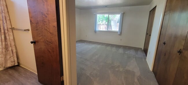 Building Photo - Newly Updated 3 Bdrm 2 Bath House Near Schools and Shopping, Corner of Shasta Pines and Mistletoe