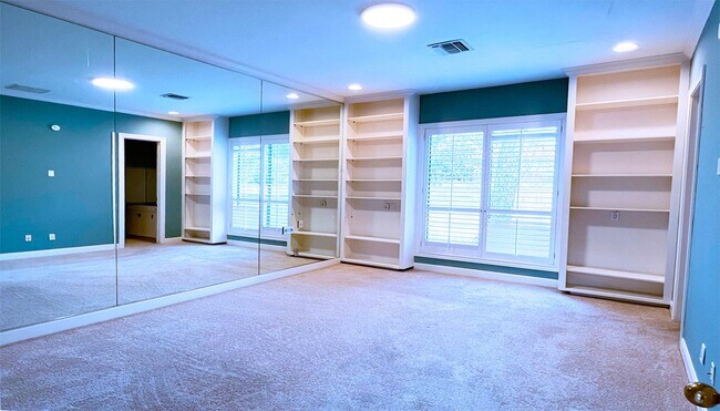 Building Photo - 19 Windermere Ln