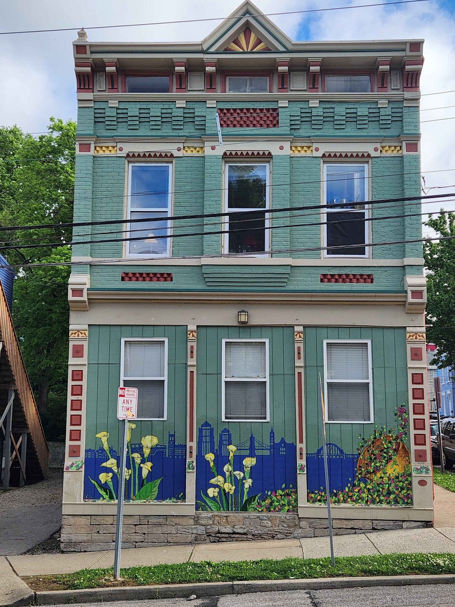 Building Photo - 300 Warner St