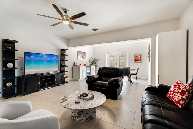 Building Photo - 1526 SW 20th Ave