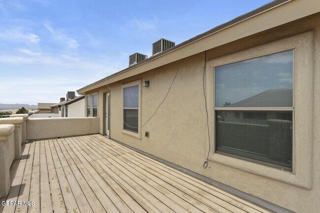 Building Photo - 12232 Stansbury Dr