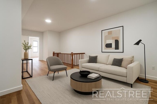 Primary Photo - Massive 4BD/4BA Duplex with Office & Priva...