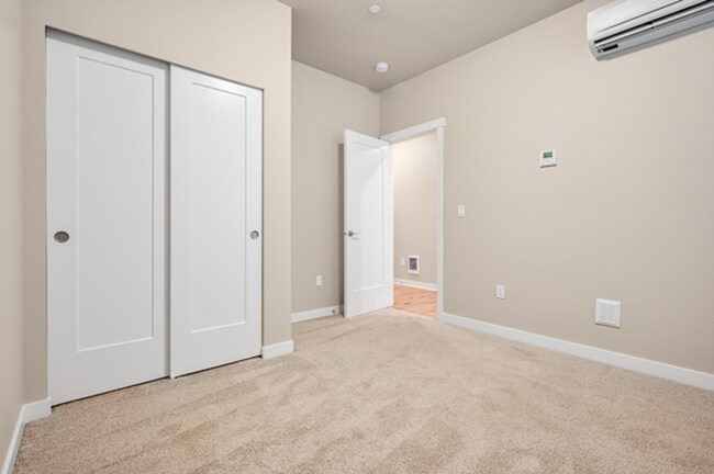 Building Photo - 6636 NE 188th Ct