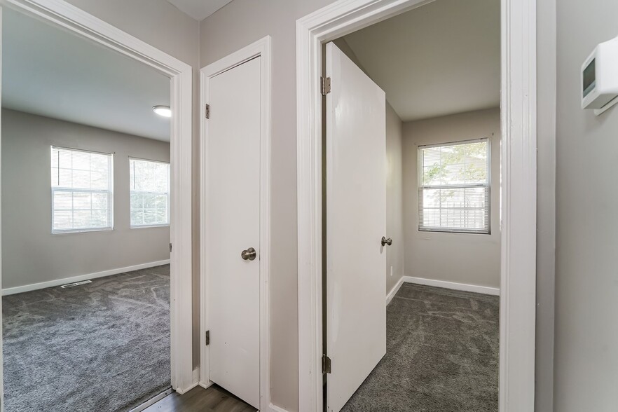 Building Photo - 3174 Charleston Dr