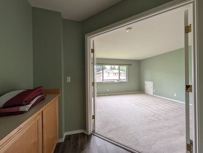 Building Photo - 4bd/2.5ba Snohomish Home