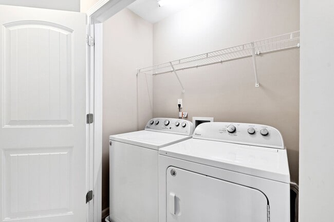 Building Photo - Modern Elegance in Brightleaf: 3-Bedroom Townhouse with Amenities Galore