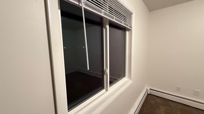 Building Photo - Lower 2-Bedroom | Heat Included & Fully Renovated