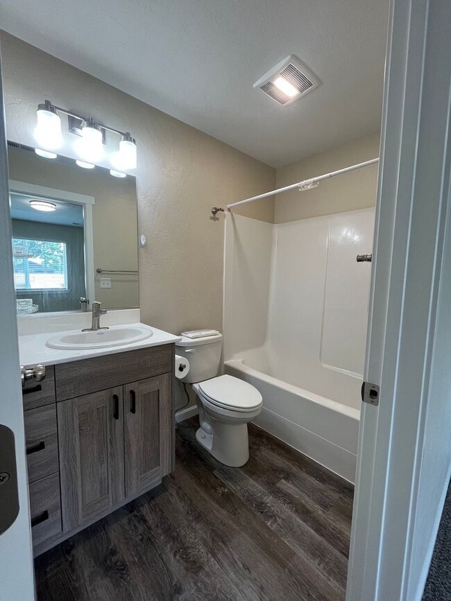 Building Photo - 3-Bed Home with Garage & Fenced Yard in Pr...