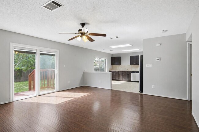 Building Photo - 7900 Rosenberry Dr