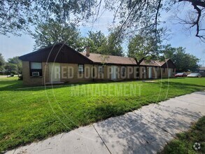 Building Photo - 1 br, 1 bath 4plex - 704 South Sycamore St...