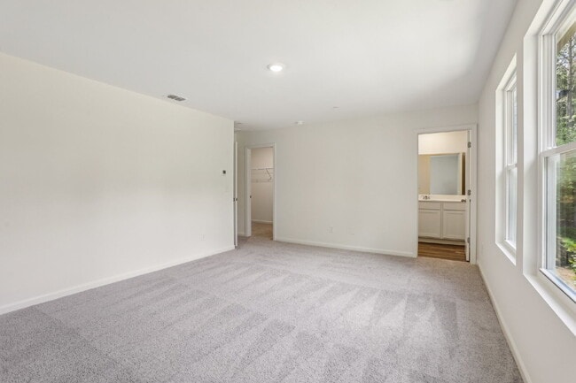 Building Photo - Brand-New 3BR/2BA Duplex for Rent in Poinciana – Spacious Backyard & Modern Living