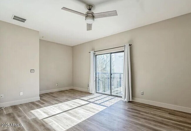 Building Photo - 7853 N 21st Ave