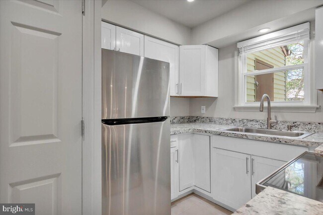 Building Photo - 11 Thistleton Rd