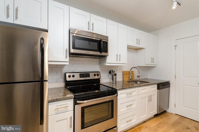 Building Photo - 224 Church St