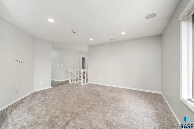 Building Photo - 2412 S Sheffield Cir